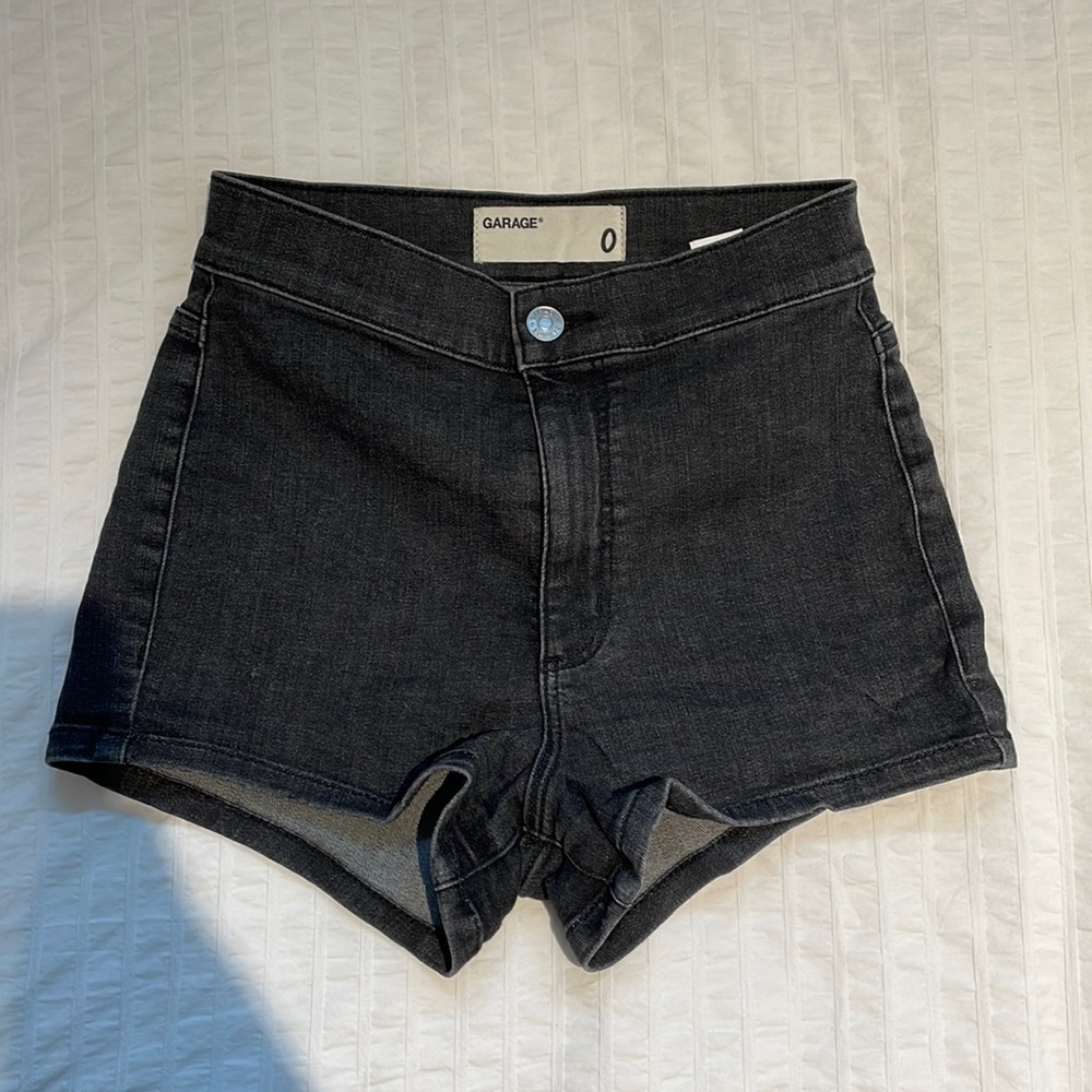 Garage Retro high wasted jean short Size 0